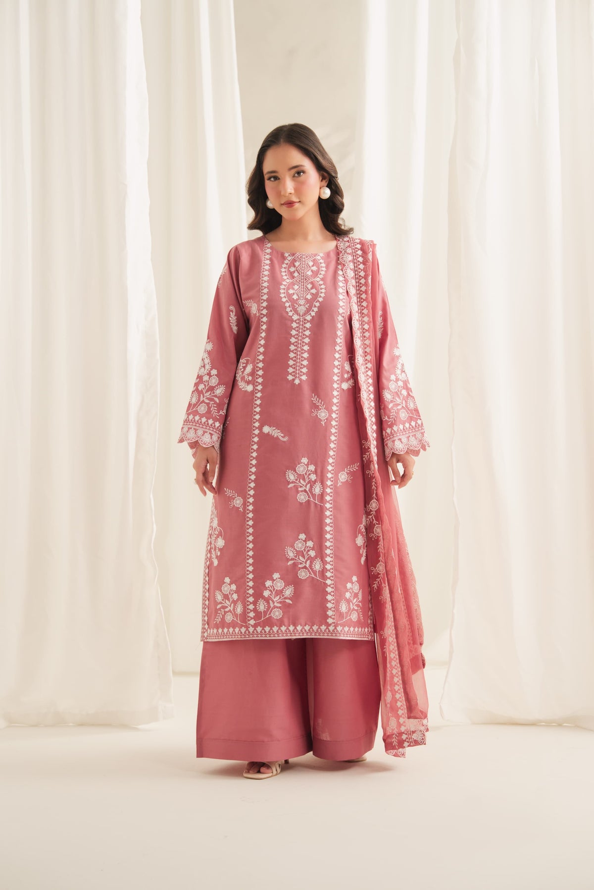 pinki Embroidered 3pcs