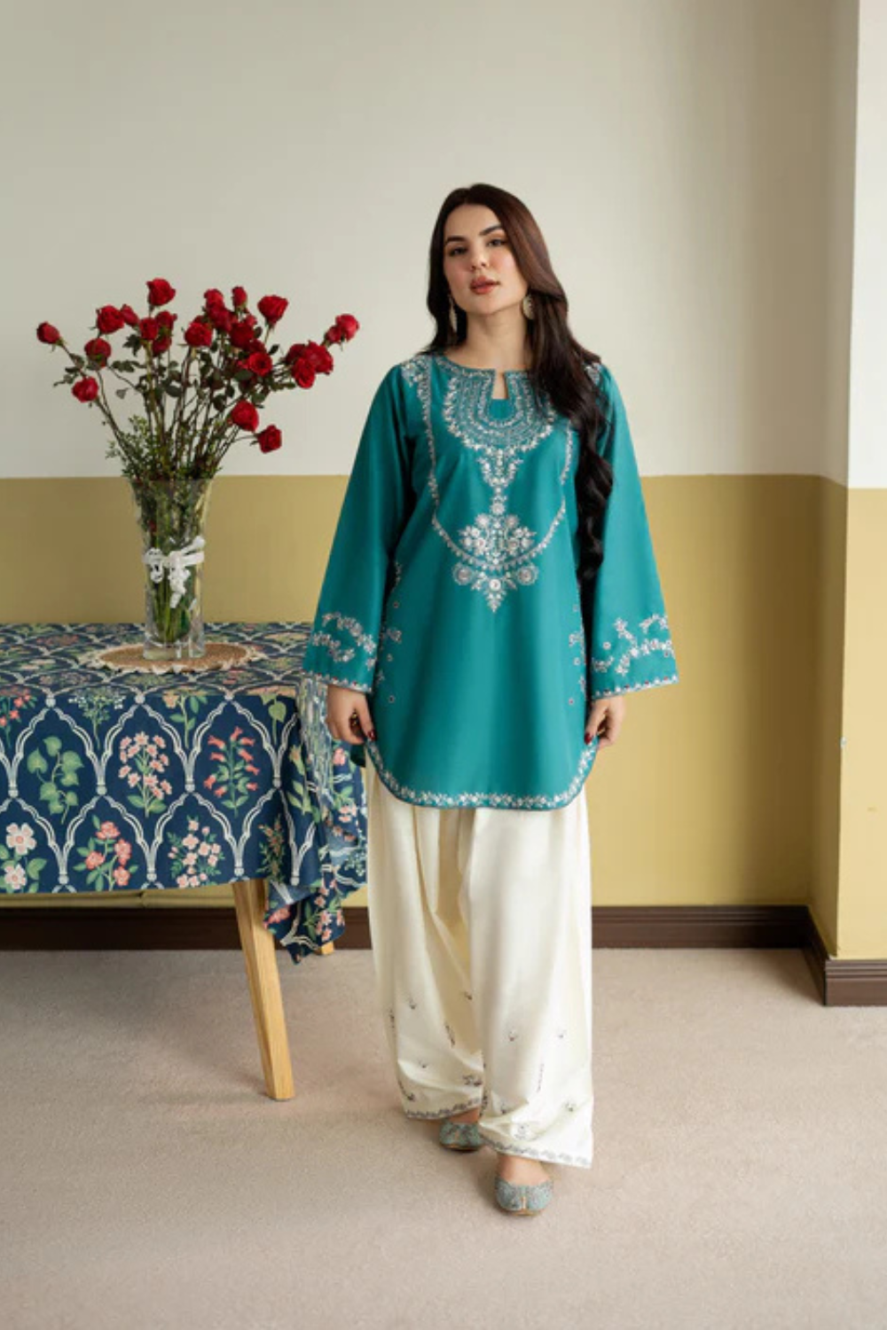 Jasmin Embroidered 2pcs