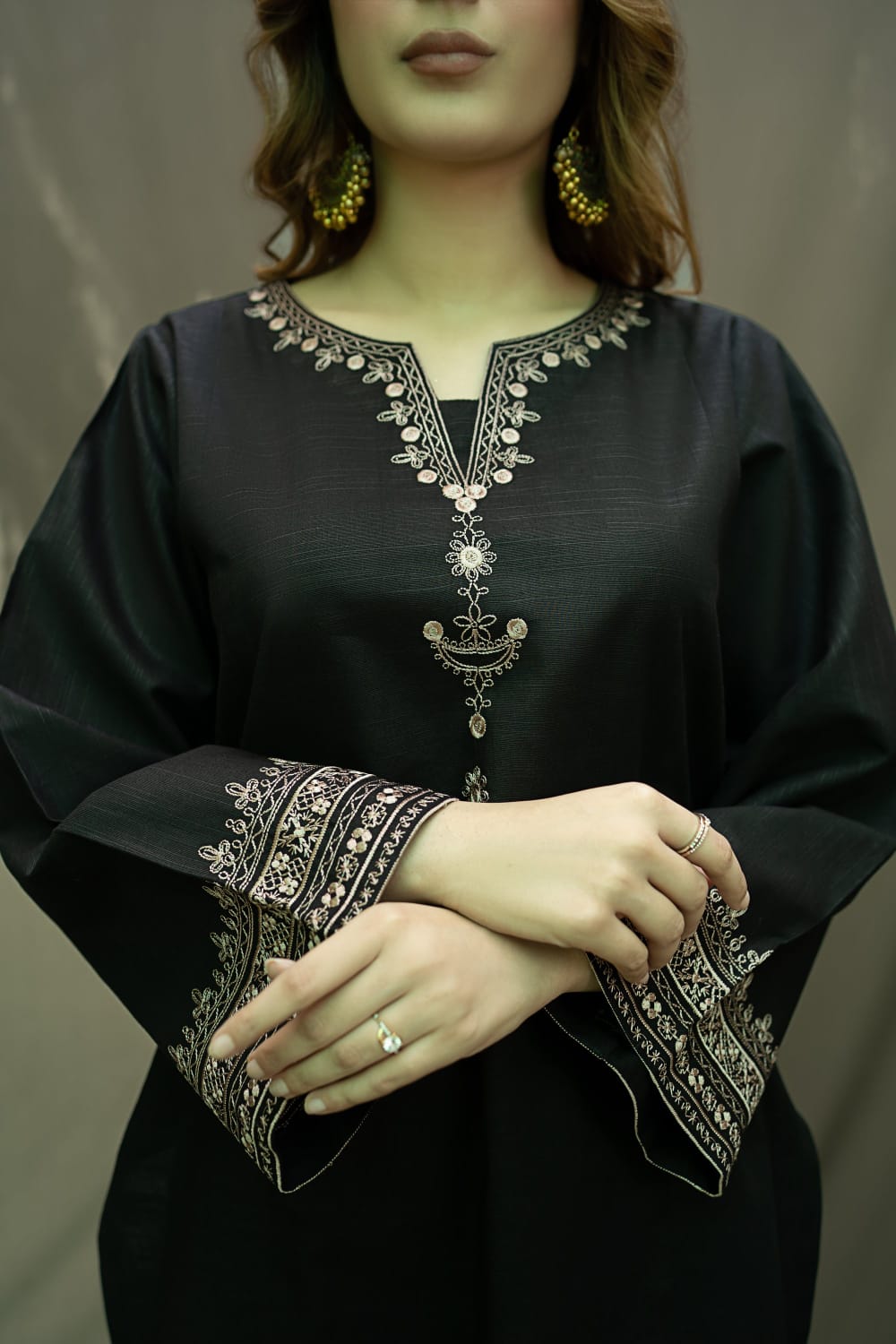 Black plant Embroidered 2pcs