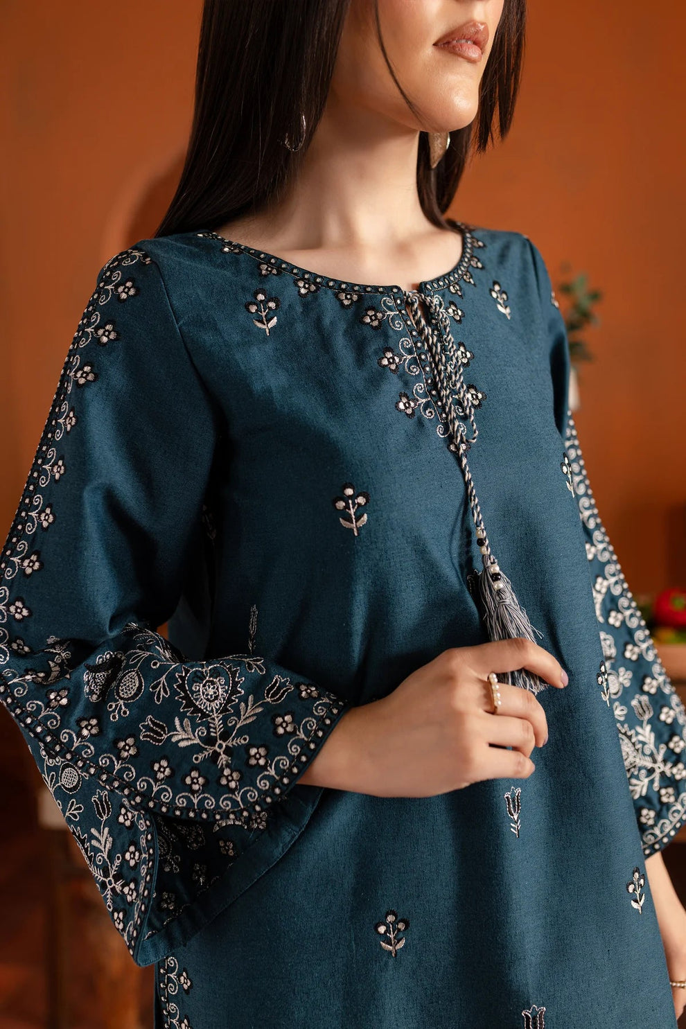 Bloom zinc Embroidered
