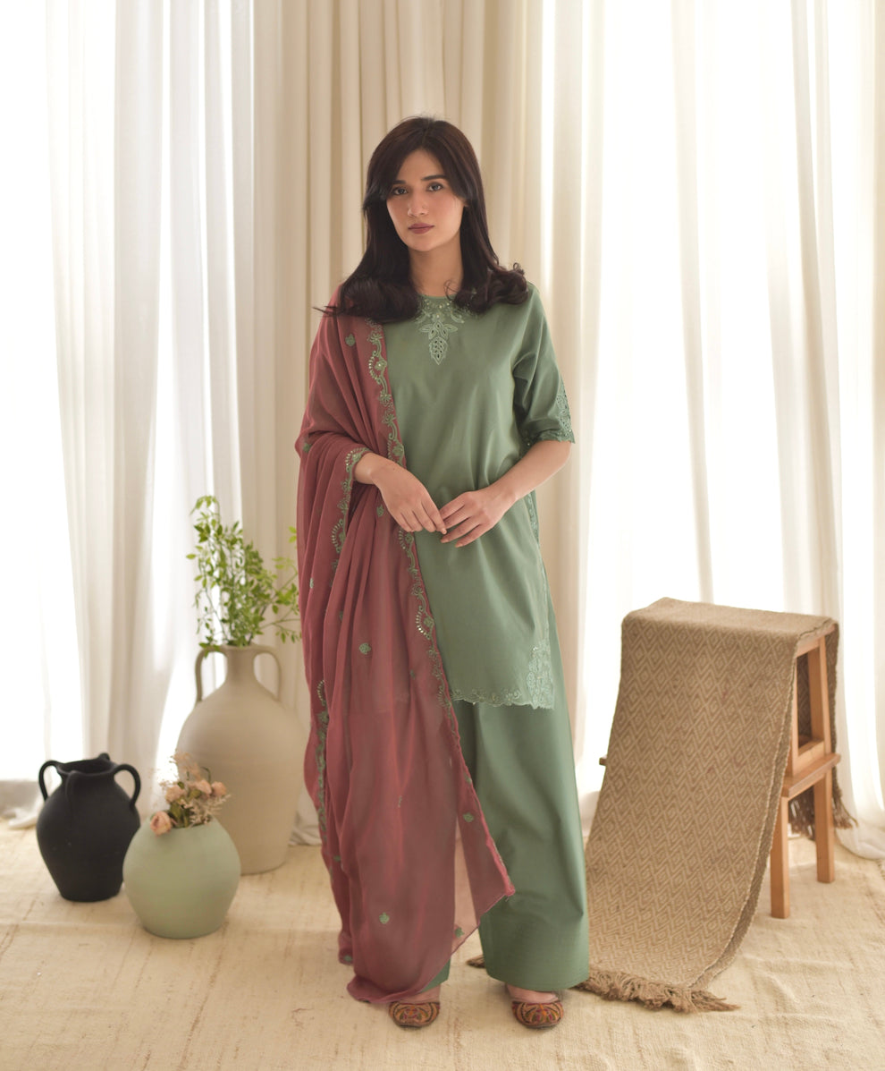 Zola Embroidered 3pc