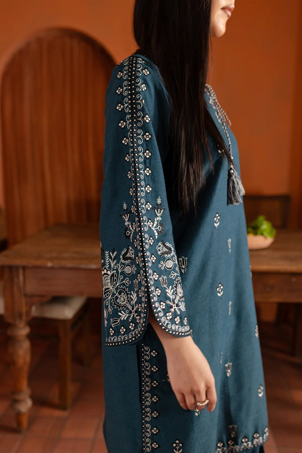 Bloom zinc Embroidered