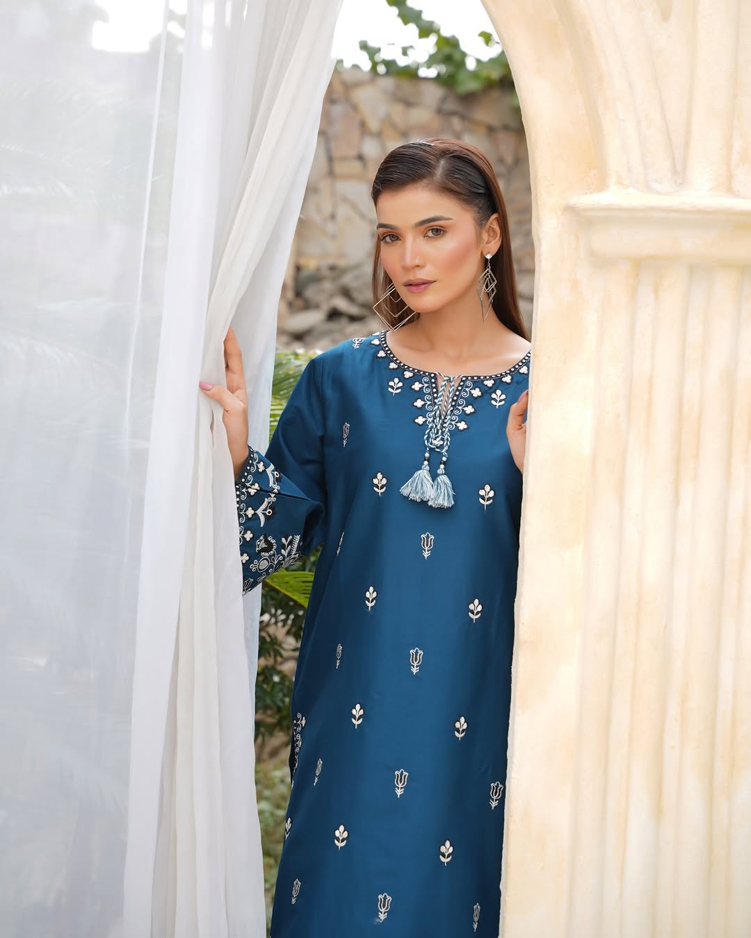 Bloom zinc Embroidered
